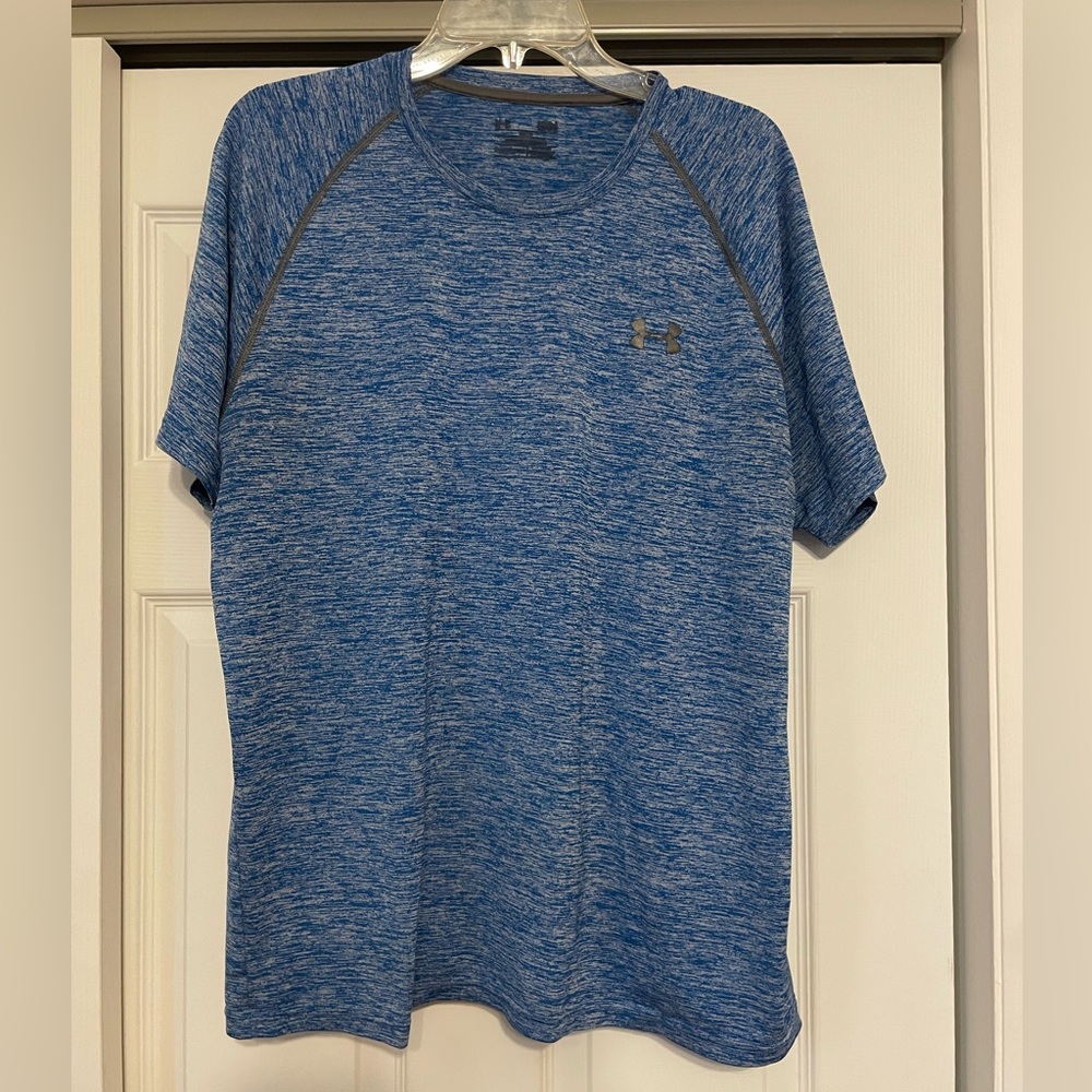 *Under Armour Men’s Blue Heatgear T-Shirt - Size Large